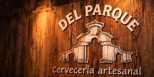 Isologo Del Parque sobre madera