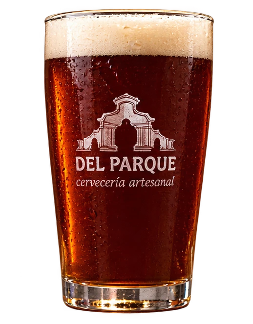 Vaso de cerveza rojiza
